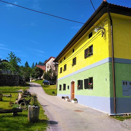 Apartmaji Pr-Gujlu Sela Nad Podmelcem 5220 Tolmin Podmelec Exterior foto