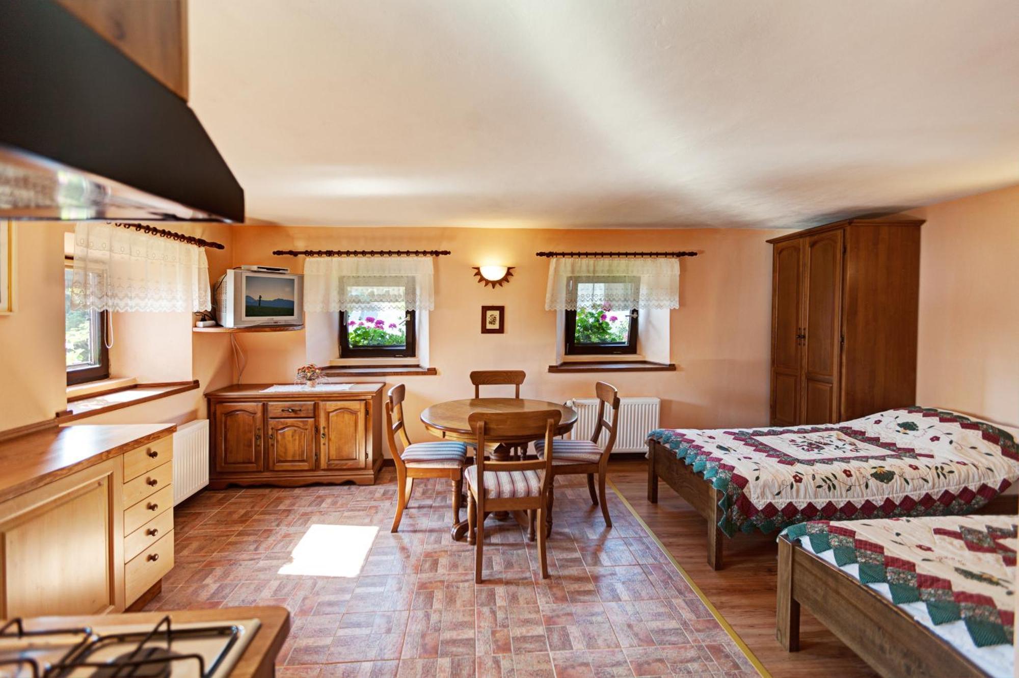 Apartmaji Pr-Gujlu Sela Nad Podmelcem 5220 Tolmin Podmelec Exterior foto