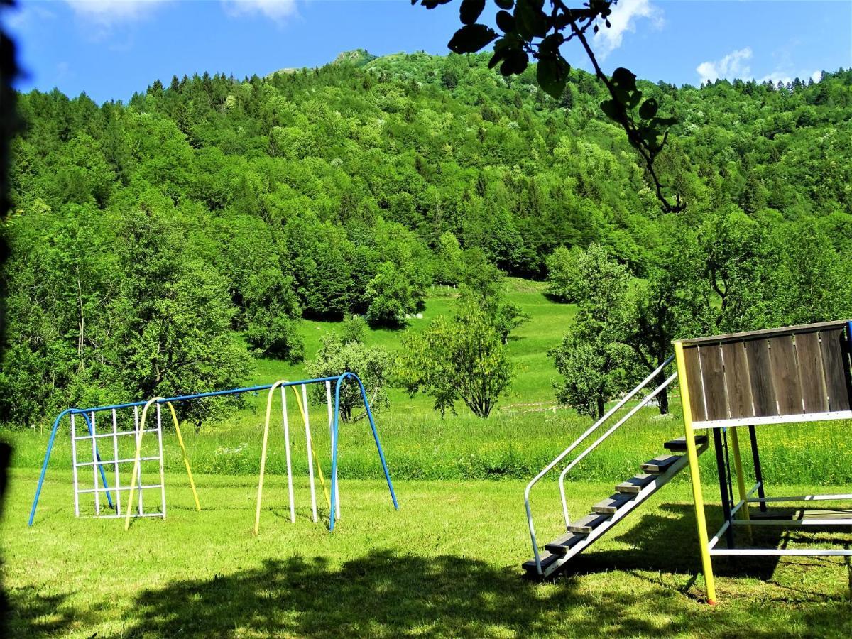 Apartmaji Pr-Gujlu Sela Nad Podmelcem 5220 Tolmin Podmelec Exterior foto