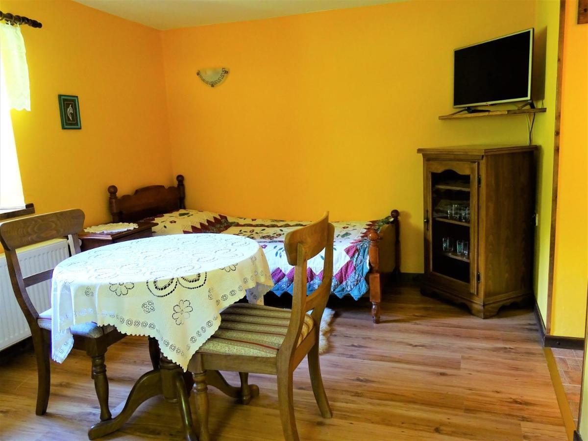 Apartmaji Pr-Gujlu Sela Nad Podmelcem 5220 Tolmin Podmelec Exterior foto